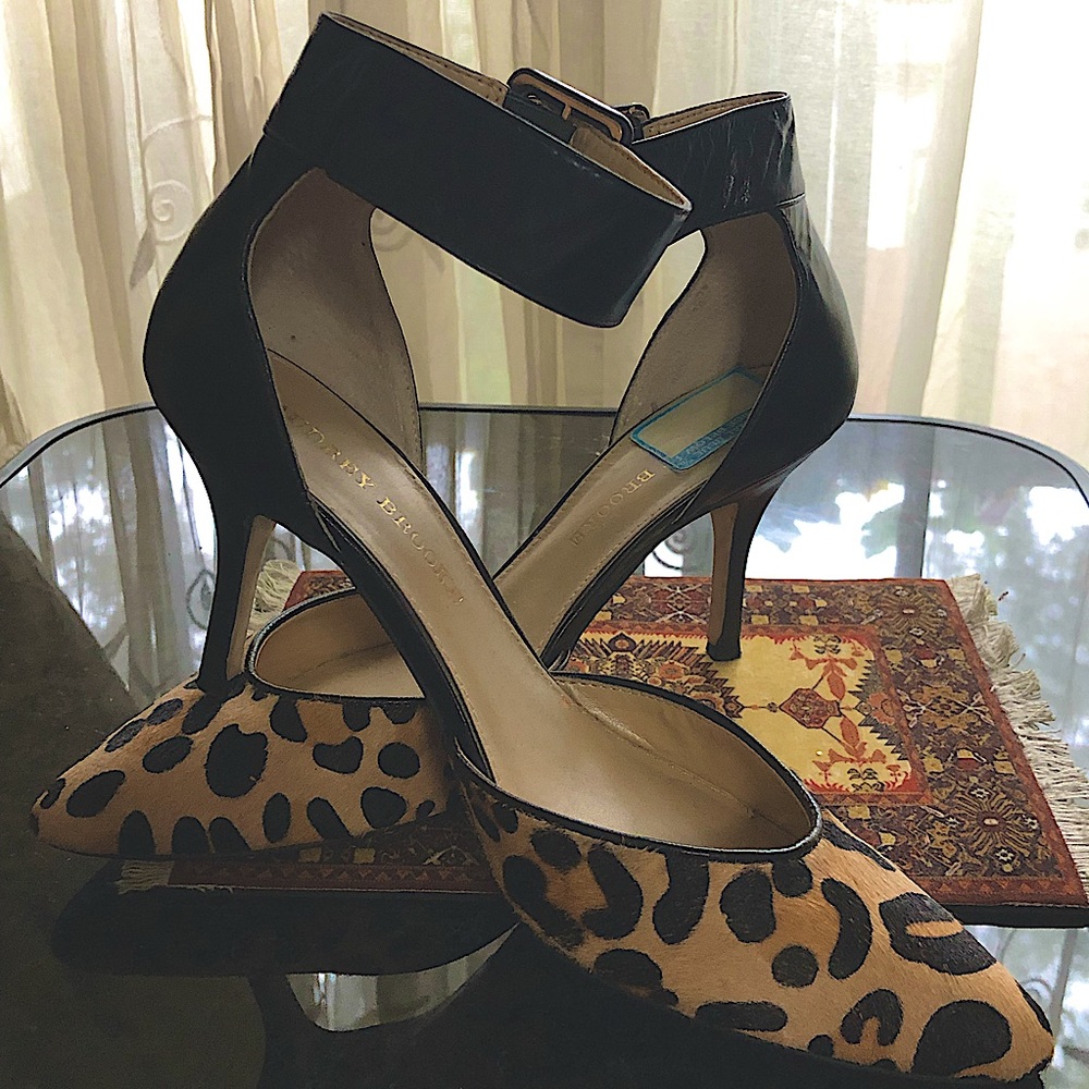 Animal print pumps (Size 8)